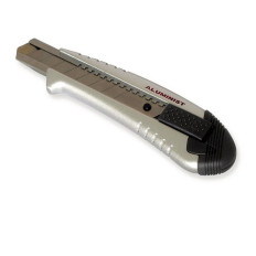Cutter professionnel 18mm Tajima manche aluminium livré avec 2 lames